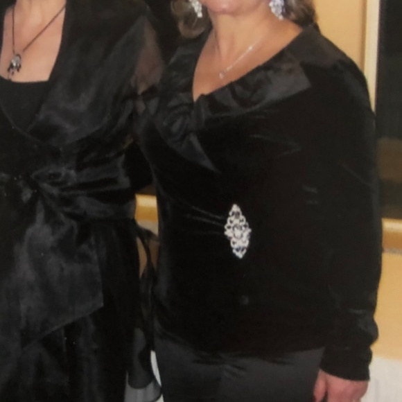 Black velvet top - Picture 6 of 6